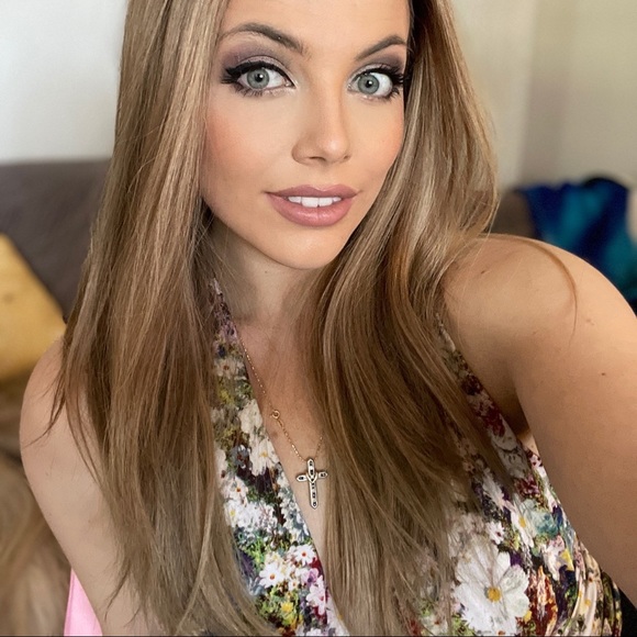 Brazilian Human Hair Premium lace top wig 22” Length Size medium Glueless Cap - Picture 5 of 9